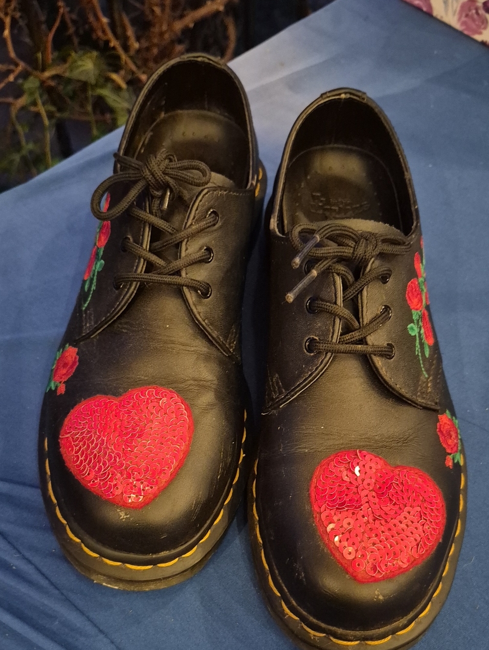 DOC MARTENS 💘 HEARTS 3-Eye LEATHER Oxford 🫶 US L 9 🫶 Excellent -- Like New!